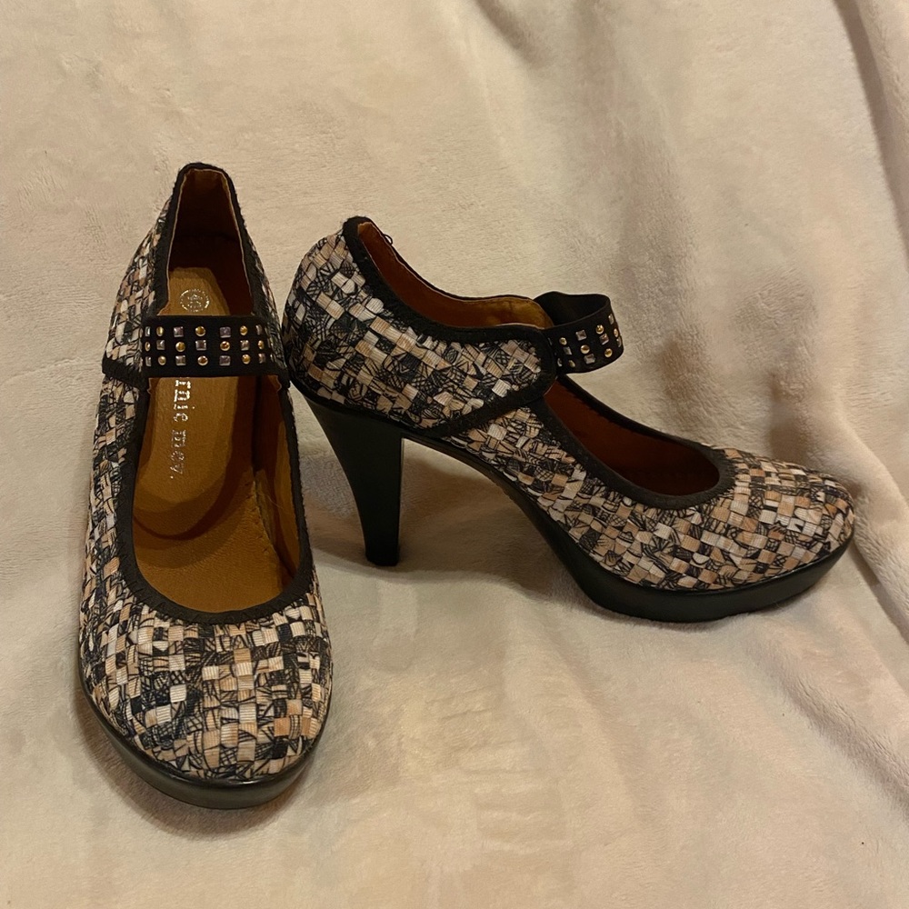 Bernie Mev high heels